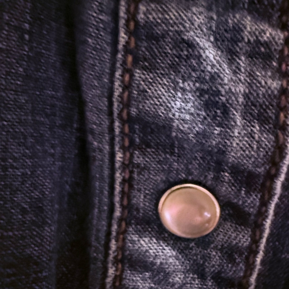 Wrangler Retro Denim Shirt Western Accents Pearl Snaps Excellent Used Condition - Picture 4 of 5